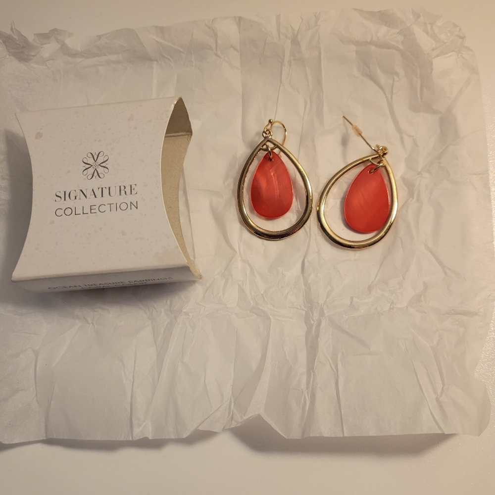 Avon 2017 Ocean Treasure Earrings Coral Color